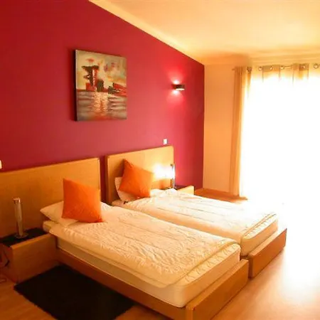 Appartement Sleeps 4 With Air Con And Wifi *