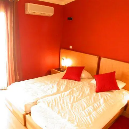 Sleeps 4 With Air Con And Wifi *